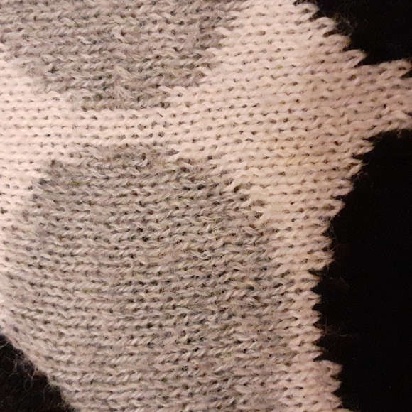 Polka Dot V-neck Sweater - Picture 5 of 5